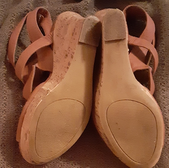 G by Guess wedges♥️ - Picture 2 of 2